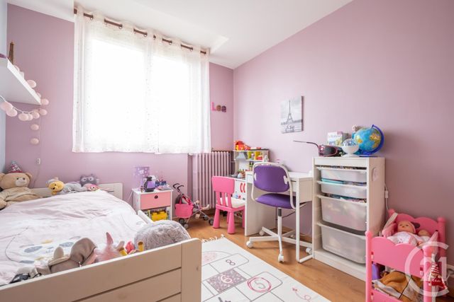 Afficher la photo en grand Appartement F4 à vendre - 4 pièces - 65.8 m2 - CHAMPIGNY SUR MARNE - 94 - ILE-DE-FRANCE - Century 21 Immobilière De Coeuilly