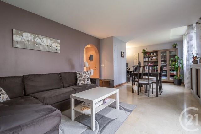 Afficher la photo en grand Appartement F4 à vendre - 4 pièces - 65.8 m2 - CHAMPIGNY SUR MARNE - 94 - ILE-DE-FRANCE - Century 21 Immobilière De Coeuilly