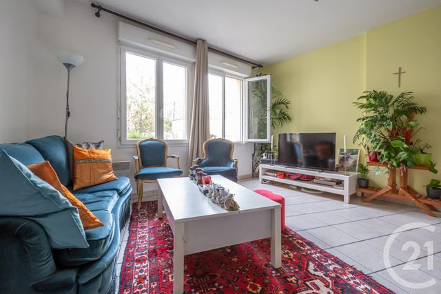 Appartement F2 à louer - 2 pièces - 51.1 m2 - VILLIERS SUR MARNE - 94 - ILE-DE-FRANCE - Century 21 Immobilière De Coeuilly Appartement F2 à louer - 2 pièces - 51.1 m2 - VILLIERS SUR MARNE - 94 - ILE-DE-FRANCE - Century 21 Immobilière De Coeuilly