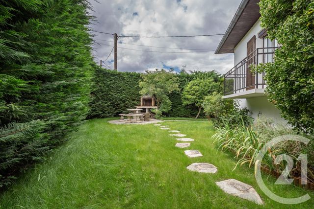 Afficher la photo en grand maison à vendre - 8 pièces - 216.31 m2 - CHAMPIGNY SUR MARNE - 94 - ILE-DE-FRANCE - Century 21 Immobilière De Coeuilly