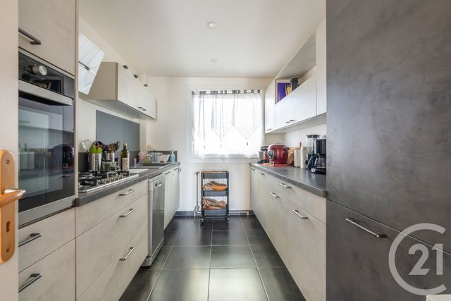 Afficher la photo en grand Appartement F5 à vendre - 5 pièces - 112.39 m2 - VILLIERS SUR MARNE - 94 - ILE-DE-FRANCE - Century 21 Immobilière De Coeuilly