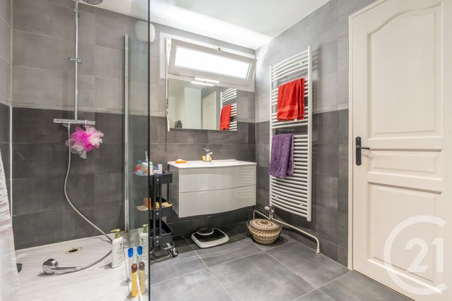 Afficher la photo en grand Appartement F5 à vendre - 5 pièces - 112.39 m2 - VILLIERS SUR MARNE - 94 - ILE-DE-FRANCE - Century 21 Immobilière De Coeuilly