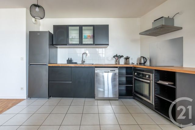 Afficher la photo en grand Appartement F3 à vendre - 3 pièces - 72.66 m2 - VILLIERS SUR MARNE - 94 - ILE-DE-FRANCE - Century 21 Immobilière De Coeuilly