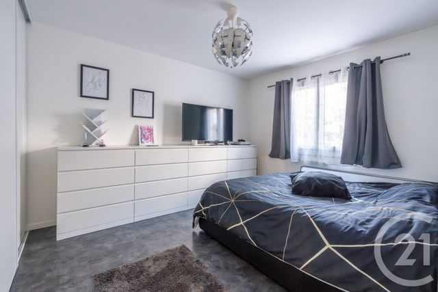 Appartement F4 à vendre - 4 pièces - 81.02 m2 - CHAMPIGNY SUR MARNE - 94 - ILE-DE-FRANCE - Century 21 Immobilière De Coeuilly