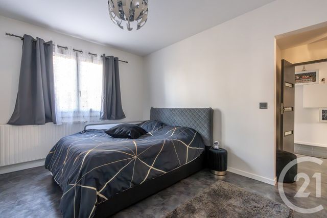 Appartement F4 à vendre - 4 pièces - 81.02 m2 - CHAMPIGNY SUR MARNE - 94 - ILE-DE-FRANCE - Century 21 Immobilière De Coeuilly