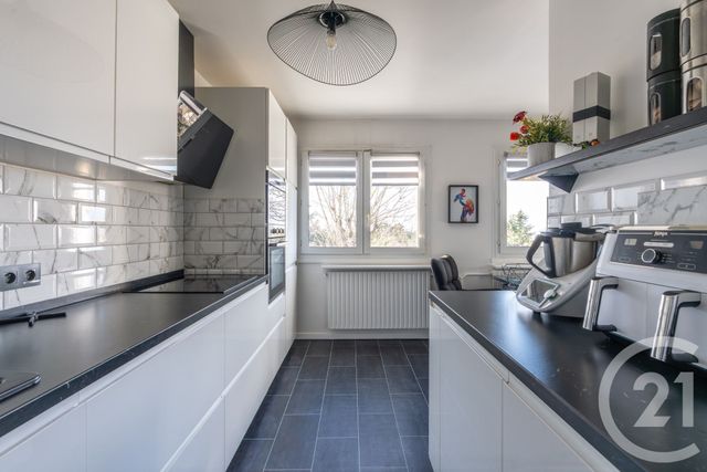 Appartement F4 à vendre - 4 pièces - 81.02 m2 - CHAMPIGNY SUR MARNE - 94 - ILE-DE-FRANCE - Century 21 Immobilière De Coeuilly