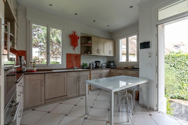 maison à vendre - 9 pièces - 168.85 m2 - CHAMPIGNY SUR MARNE - 94 - ILE-DE-FRANCE - Century 21 Immobilière De Coeuilly