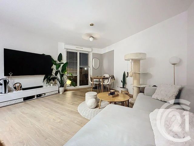 Appartement F2 à vendre - 2 pièces - 44.29 m2 - LE PLESSIS TREVISE - 94 - ILE-DE-FRANCE - Century 21 Immobilière De Coeuilly
