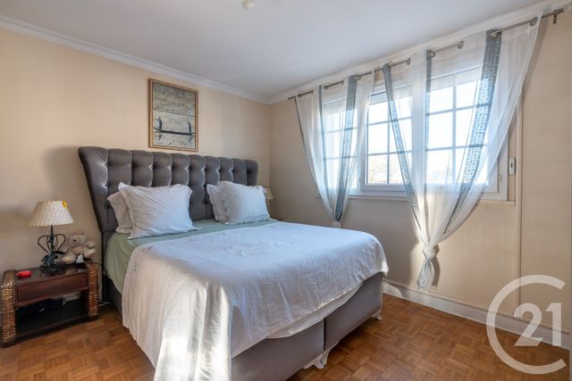 maison à vendre - 9 pièces - 231.79 m2 - CHAMPIGNY SUR MARNE - 94 - ILE-DE-FRANCE - Century 21 Immobilière De Coeuilly