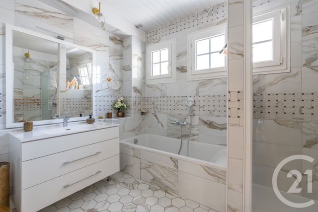 maison à vendre - 9 pièces - 231.79 m2 - CHAMPIGNY SUR MARNE - 94 - ILE-DE-FRANCE - Century 21 Immobilière De Coeuilly