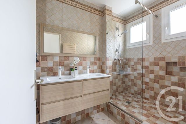 Appartement F3 à vendre - 3 pièces - 62.85 m2 - VILLIERS SUR MARNE - 94 - ILE-DE-FRANCE - Century 21 Immobilière De Coeuilly