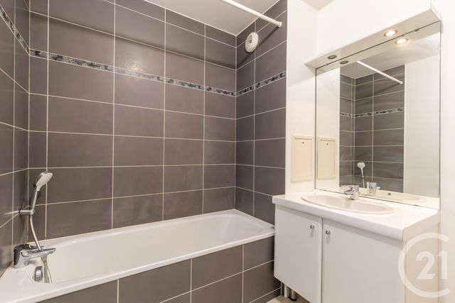 Appartement F3 à vendre - 3 pièces - 66.28 m2 - NOISY LE GRAND - 93 - ILE-DE-FRANCE - Century 21 Immobilière De Coeuilly