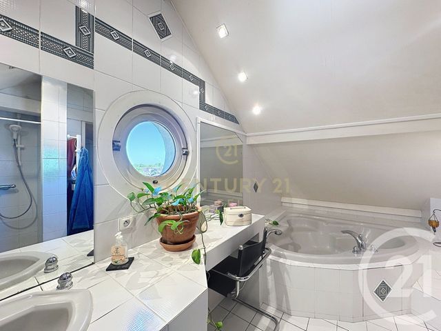 Appartement Duplex à vendre - 5 pièces - 113.26 m2 - LE PLESSIS TREVISE - 94 - ILE-DE-FRANCE - Century 21 Immobilière De Coeuilly
