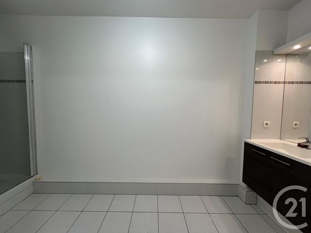 Appartement Studio à louer - 1 pièce - 45.61 m2 - VILLIERS SUR MARNE - 94 - ILE-DE-FRANCE - Century 21 Immobilière De Coeuilly