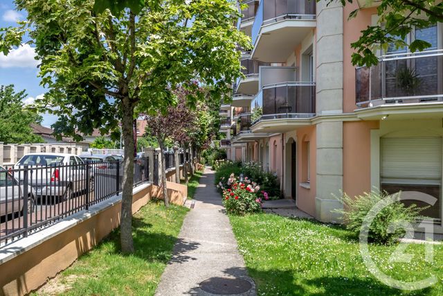 Appartement F3 à louer - 3 pièces - 72.35 m2 - VILLIERS SUR MARNE - 94 - ILE-DE-FRANCE - Century 21 Immobilière De Coeuilly