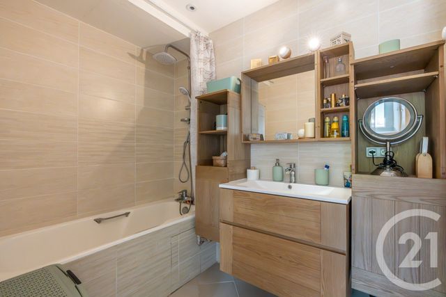 Appartement F3 à vendre - 3 pièces - 59.9 m2 - CHAMPIGNY SUR MARNE - 94 - ILE-DE-FRANCE - Century 21 Immobilière De Coeuilly
